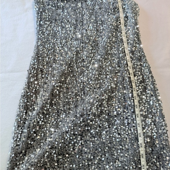 New One Shoulder Body-con Sleeveless Grey Sequence Short Dress. Size Large. - Picture 14 of 16